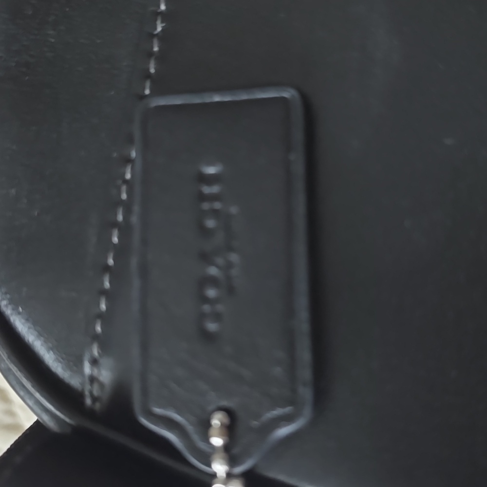 * Like New * Coach belt bag - Picture 5 of 9